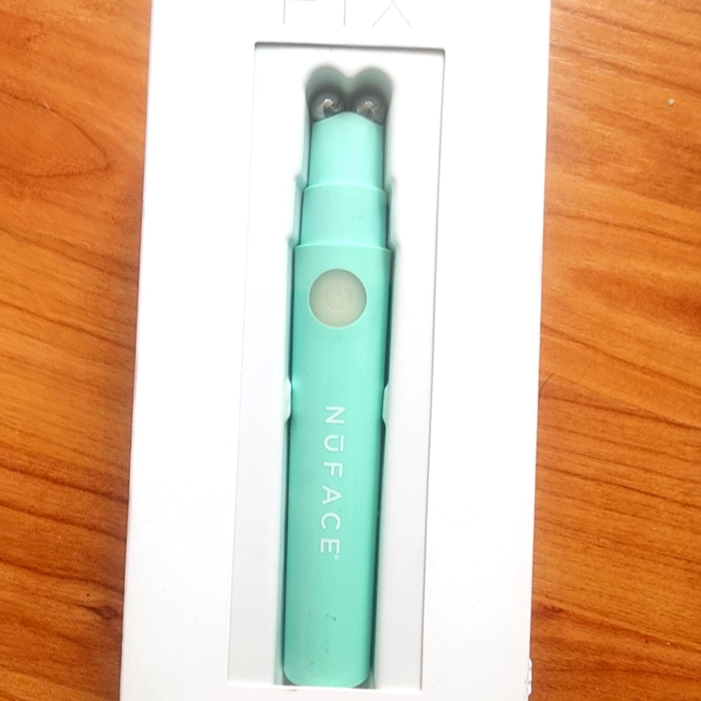 Nuskin eye lift microcurrent machine